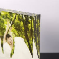 Bloc photo en acrylique de 2 cm d'épaisseur, impression personnalisée, découpe CNC et polissage des bords pour les produits dérivés d'anime