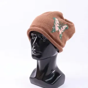 Y2K tarzı kış moda rüzgar geçirmez kulak ısıtıcıları kazık şapka kişiselleştirilmiş kelebek soğuk şapkalar olabilir özelleştirilmiş işlemeli Logo