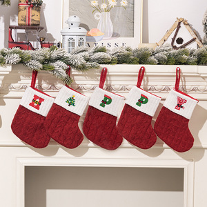 Decoraciones Navideñas Creativas, Tela Brocada Roja, Tejida y Bordada, Calcetines 100% Acrílicos, Color Personalizado, Calcetines de Regalo con Nombre - Product Image 1