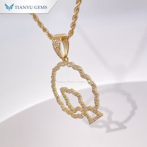 สร้อยคอจี้ลายปลาเล็กแบบฉลุลายเทียนหยู ดีไซน์หรูหราและประณีต จับคู่กับสร้อยคอเชือกถัก - Product Image 3