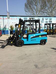 Trung Quốc Nhà Cung Cấp 3ton Xe Nâng Giá Trị Tốt Nhất Bốn Bánh Xe Nâng Hàng Mới Chức Năng Bốn Bánh Xe Nâng Xe Tải Cho Bán - Product Image 4