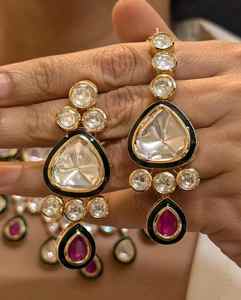 Pendientes Kundan Indios Chapados en Oro de Alta Calidad, Joyería Nupcial para Bodas y Fiestas, Producto Hecho a Mano al por Mayor - Product Image 2