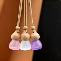 Nouveau modèle de flacon vide de 8 ml pour parfum de voiture, en verre dépoli conique avec couvercle en bois, diffuseur d'huiles essentielles, populaire pour la voiture