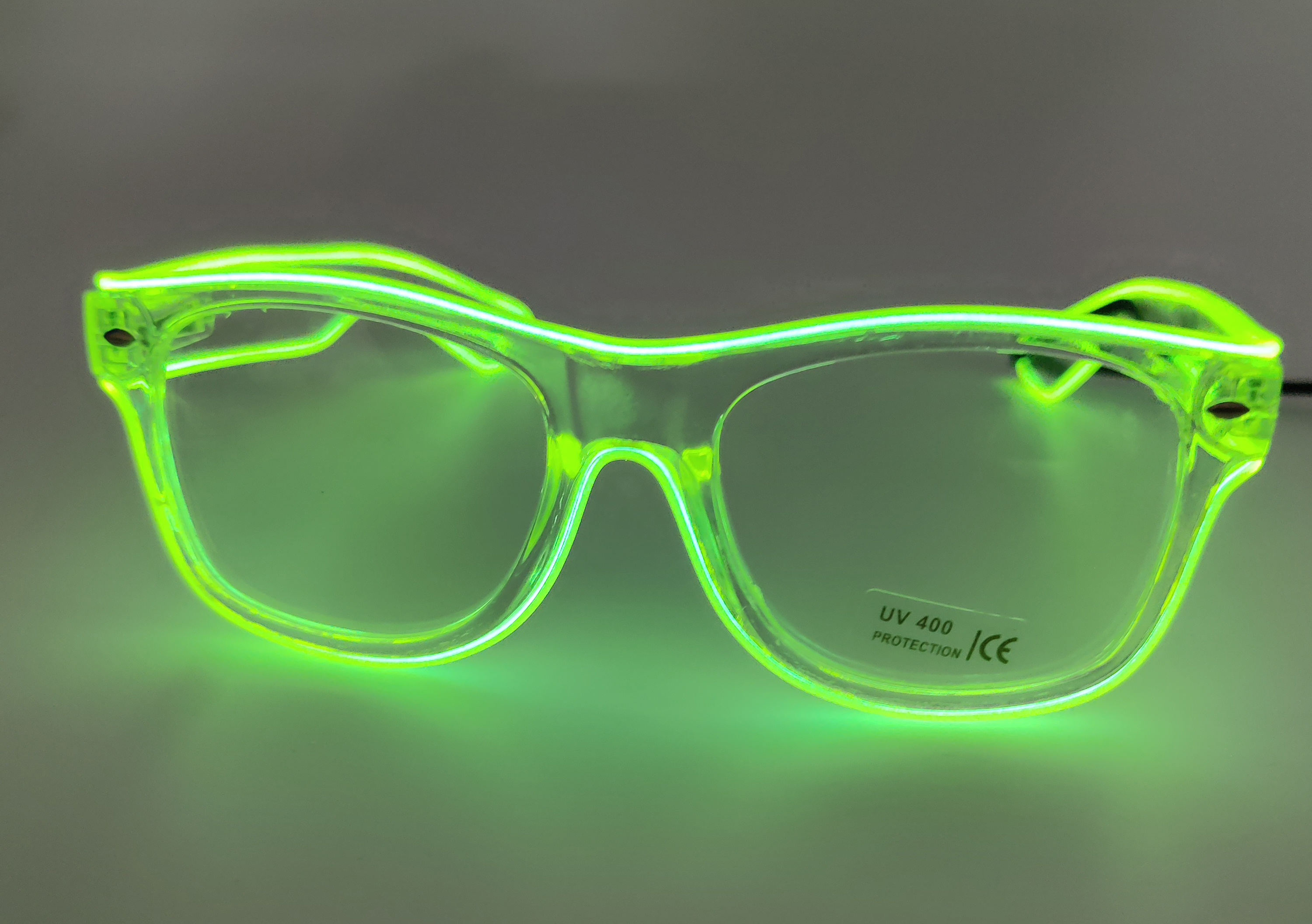 สีเขียวอ่อน