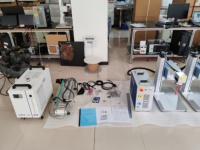 Machine de marquage laser UV avec convoyeur pour l'impression personnalisée de pailles en roseau et le marquage de pailles en bambou sur mesure