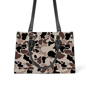 Bolso de mano de piel sintética con estampado de camuflaje multicolor personalizado al por mayor para mujer, con correa para el hombro y asa superior, estilo Cloud Camo - Product Image 4