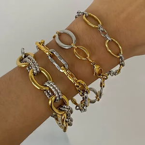 Bracciale a Catena Bicolore Minimalista J&D Impilabile Placcato Oro 18k Gioiello Delicato da Sposa Estetica Moderna a Strati di Tendenza - Product Image 1