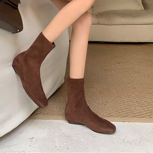 Botines de tacón grueso, modernos, versátiles y elegantes, de media caña, para otoño e invierno. - Product Image 3