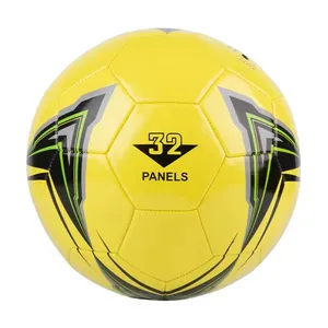फ़ैक्टरी कस्टम द्वारा प्रदान की गई मशीन सिले हुए सॉकर बॉल आकार 5 प्रशिक्षण गेम फ़ुटबॉल पीवीसी सॉकर बॉल