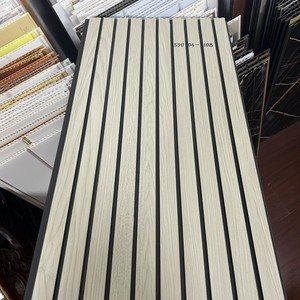 Panneaux de <span class=keywords><strong>plafond</strong></span> en PVC à dix rainures, <span class=keywords><strong>plafond</strong></span> mural cannelé 300*8/9mm, installation facile - Product Image 3