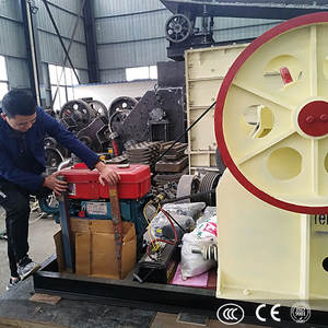 Mini concasseur à mâchoires portable et mobile pour les opérations d'extraction d'or - Product Image 5