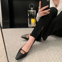 OEM/ODM 2025 Chaussures de travail de style occidental rétro inspiré des roses 6cm Escarpins en cuir Boucle en strass Bout pointu Tendance de la mode personnalisée