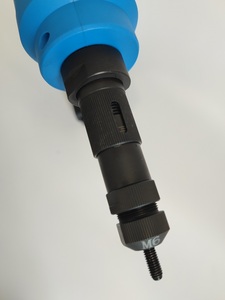 Pistolet à rivets sans fil Avdel, disponible en version OEM pour rivets M3-M12, tous matériaux, avec batterie au lithium. - Product Image 3