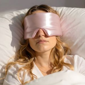 Masque pour les yeux en soie réglable avec velcro pour dormir la nuit, masque de sommeil doux et naturel pour les yeux, doux pour la peau et les cils - Product Image 1