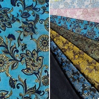 Tissu jacquard gaufré 3D en polyester métallisé teint en fil 149 g/m² pour robes, costumes et vêtements d'extérieur