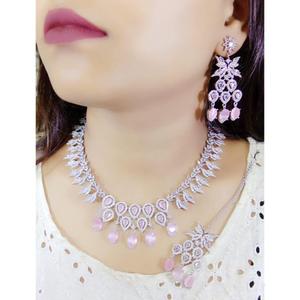 Ensemble de colliers en diamants américains plaqué or Bijoux fins pour femmes et filles Boucles d'oreilles élégantes Produit en vrac - Product Image 6