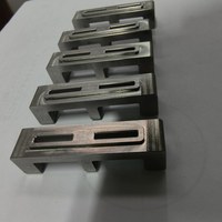 Support en acier inoxydable usiné sur mesure par CNC, pièces 303 304 316L, fraisage, perçage, électroérosion à fil, usinage de précision OEM ODM, usine d'usinage
