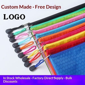 Borsa Portadocumenti in PVC Resistente, Impermeabile, con Motivo Calcistico, Cerniera, Formato A4, Logo Stampato, Tasche Trasparenti con Cerniera - Product Image 2
