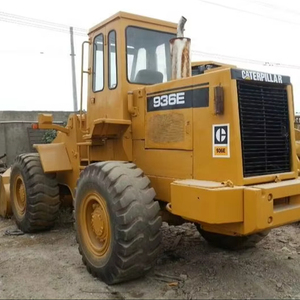 Chargeuse frontale CAT 936 d'occasion, modèle 2022, capacité nominale de 45 tonnes, à vendre avec moteur. - Product Image 1