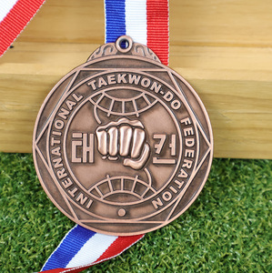 เหรียญกีฬาเทควันโด วอลเลย์บอล ฟุตบอล ฮอกกี้ ซอฟต์บอล แบบกำหนดเอง พิมพ์ลาย 3 มิติ ด้วยเทคนิคเคลือบอ่อนด้วยแสงยูวี บนเหรียญโลหะ - Product Image 4
