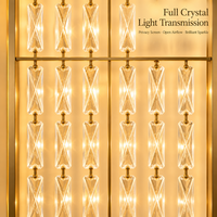 Paravent décoratif en verre avec cadre métallique doré et rideau de perles de cristal de luxe pour hall d'hôtel, entrée de villa