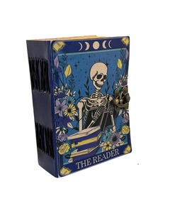 Carnet gothique fait main en cuir The Reader Skeleton Witchcraft avec couverture gaufrée et pages vierges pour l'écriture et le dessin - Product Image 6