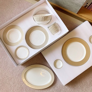 Best Selling European Gold 33pcs Bone China Dinner <b>Set</b> and Porcelain Plate - Product Image 3