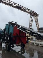 Neue Mobile 1237-3 Deck 3-Schicht-Vibrationssiebmaschine für den tragbaren Einsatz im Steinbruch zur Mineralien- und Erzsortierung