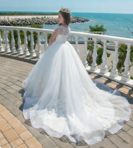 <span class=keywords><strong>Abito</strong></span> da damigella bianco <span class=keywords><strong>in</strong></span> pizzo a maniche lunghe, <span class=keywords><strong>in</strong></span> <span class=keywords><strong>tulle</strong></span>, modello ball gown, <span class=keywords><strong>lungo</strong></span> fino al pavimento con strascico, scollo illusione trasparente, corona da principessa - Product Image 3