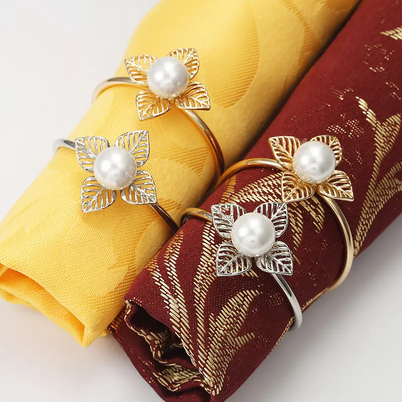 Jachon Wholesaler Table Wedding Napkin Holder Ring Hollow flower napkin ring wedding hotel pearl napkin ring table ornaments