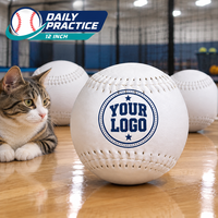 Fabricant de balles de softball en PVC de 12 pouces, 500 000 pièces/mois, avec logo personnalisé, noyau en liège durable, couture surélevée blanche, OEM, pour l'entraînement scolaire et la pratique