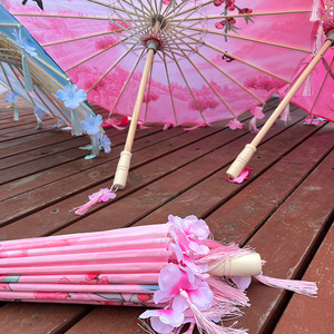 SD Antique pétales gland parapluie femmes tissu de soie photographie Hanfu accessoires classique huile papier danse Performance parapluie - Product Image 5