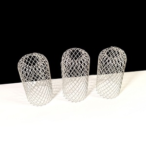 Cubierta de malla metálica de tejido liso para tubo de bajada, con técnica de soldadura y expansión, para atrapar hojas, residuos y lodo en canalones - Product Image 1