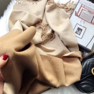 ผ้าพันคอไหมแคชเมียร์หนานุ่ม อุ่นสบาย สำหรับผู้หญิง รุ่น I-0700 ผ้าคลุมศีรษะสำหรับฤดูหนาว - Product Image 3