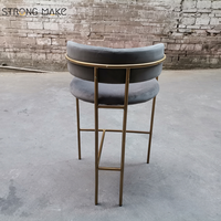 Chaises de bar hautes en velours avec pieds en métal personnalisés de style nordique, tabourets de bar scandinaves pour la cuisine
