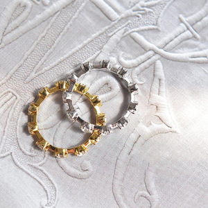 Anello Sottile Impilabile con Micro Zirconi per Donna, Gioiello Minimalista da Dito, Regalo - Product Image 6