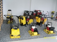 Le compacteur à plaques compact PB80 le plus vendu ANT comprend un composant central de moteur haut de gamme