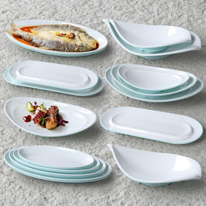 Plateaux de service ovales en mélamine blancs avec bord bleu clair pour hôtel, restaurant, assiettes à poisson vapeur et desserts - Product Image 1