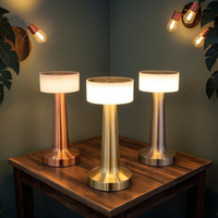 Lampe de table en métal rechargeable USB rétro directe d'usine, lampe de table décorative durable Offre Spéciale de haute qualité pour café-bar