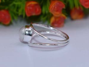 Anillo de Plata de Ley 925 con Baño de Rodio y Perla Natural de Agua Dulce con Corte Princesa para Bodas y Fiestas - Product Image 5