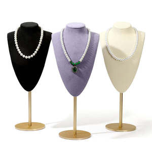 ขาตั้งโชว์สร้อยคอแบบกำมะหยี่สีม่วงพร้อมฐานโลหะ - Product Image 1