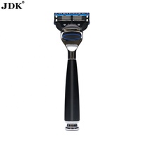 Rasoir moderne à 5 lames Kit de toilettage de barbe de luxe pour hommes Ensemble de rasage humide vintage de 4 pièces avec tasse Approvisionnement d'usine