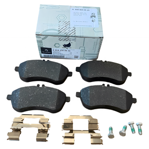 Plaquettes <span class=keywords><strong>de</strong></span> <span class=keywords><strong>frein</strong></span> <span class=keywords><strong>de</strong></span> haute qualité pour pièces automobiles 0054200920 0074205620 0004208504 007420562095 000420850490 pour Mercedes Benz W204 - Product Image 1