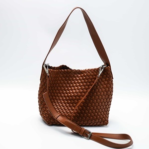 2025 nouveauté mode vente chaude PU tissé <span class=keywords><strong>sac</strong></span> fourre-tout <span class=keywords><strong>pour</strong></span> les femmes multi-fonction épaule, bandoulière <span class=keywords><strong>sac</strong></span> <span class=keywords><strong>à</strong></span> <span class=keywords><strong>main</strong></span> - Product Image 5