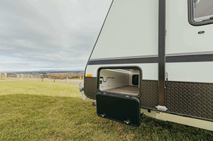XINYI Factory Direct 22FT Australian Camper 4x4 Camper Double Backdoor Aluminium Haute Capacité à Vendre - Product Image 5