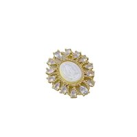 Pendentifs Charme Vierge Marie en Or 18 carats Plaqué Or avec Micro-Pavé de Zirconiums et Nacre Blanche