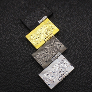 Encendedor inflable de metal con patrón <span class=keywords><strong>en</strong></span> relieve y rueda de encendido deslizante lateral para mercancías de movimiento rápido 2026 al por mayor - Product Image 3