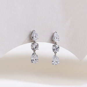 Boucles d'oreilles Messi Jewelry MSE-910 en or blanc 9 carats avec diamants en forme de poire et ronds pour femmes - Product Image 1