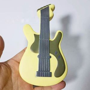 Balle anti-stress en mousse PU en forme de guitare, logo imprimé, jouet à presser anti-stress en forme de guitare - Product Image 1