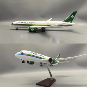 Modelo de Avión de Resina Fundida a Presión de Boeing B787 de Saudi <span class=keywords><strong>Arabian</strong></span> <span class=keywords><strong>Airlines</strong></span> a Escala 1/130 de 43 cm con Luces LED y Tren de Aterrizaje - Product Image 3